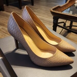 Jessica Simpson Beige Heels Size 6